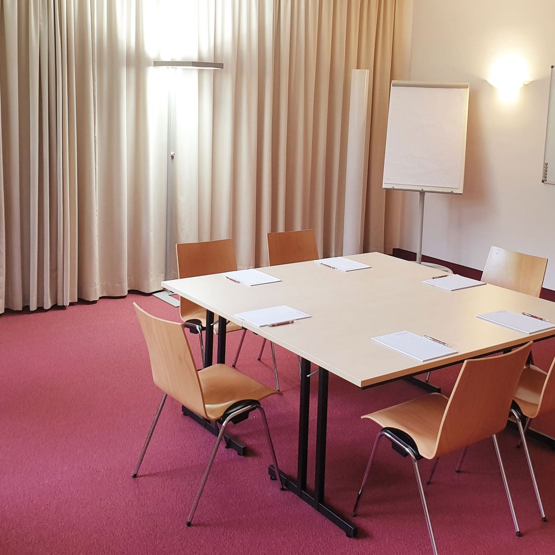 Die Räumlichkeiten im Hotel Viktor bieten den idealen Ort für Seminare.