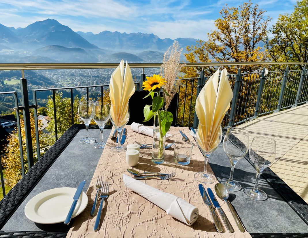 Edles Ambiente und herrlicher Weitblick